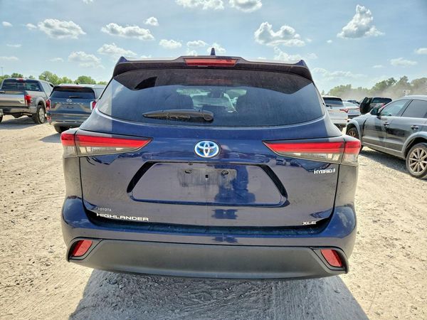 2020 TOYOTA HIGHLANDER XLE
