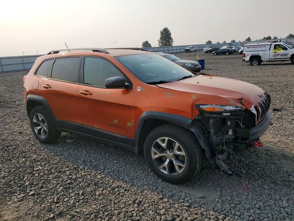 2015 JEEP CHEROKEE TRAILHAWK 4X4