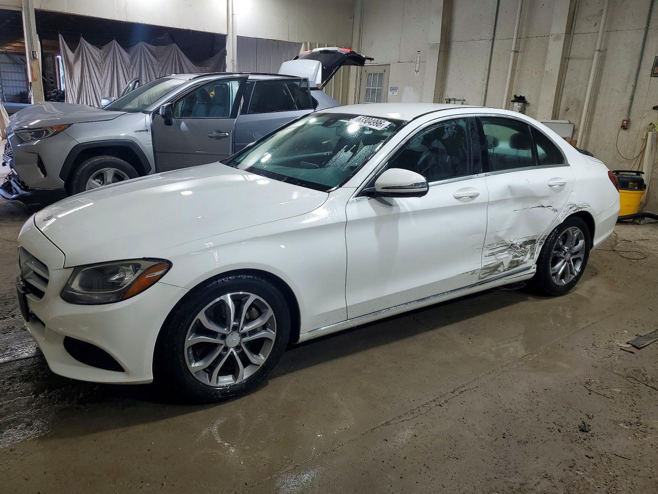 2016 MERCEDES-BENZ C C300