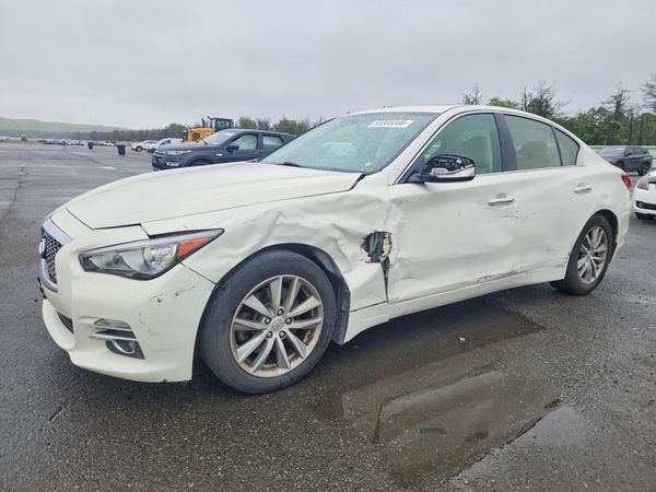2015 INFINITI Q50