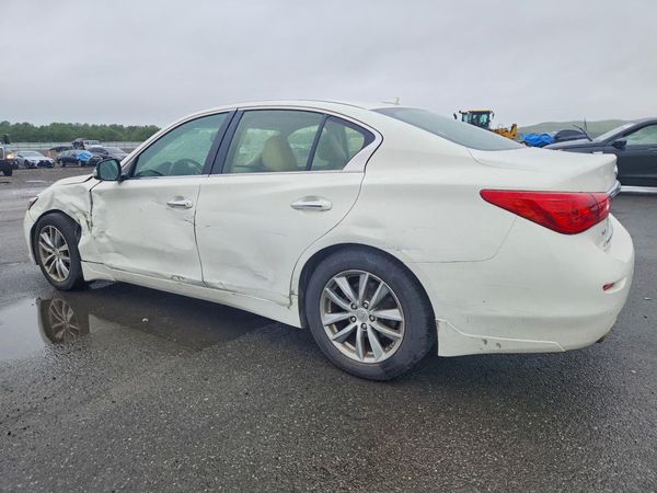 2015 INFINITI Q50