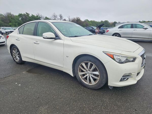 2015 INFINITI Q50