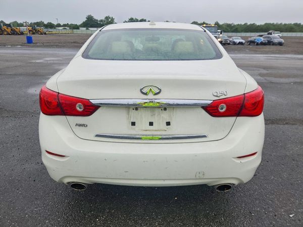 2015 INFINITI Q50
