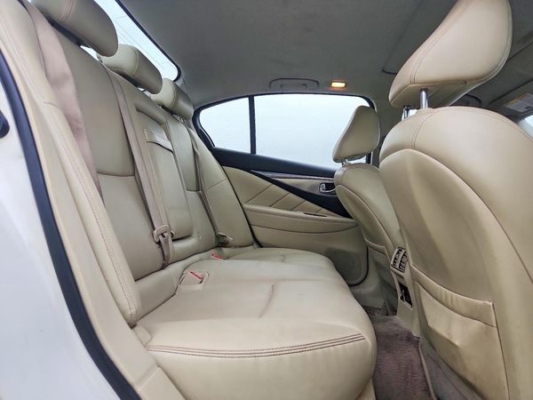2015 INFINITI Q50