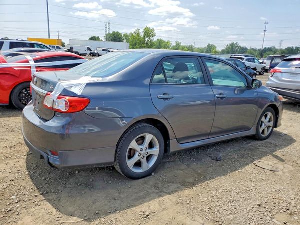 2013 TOYOTA COROLLA