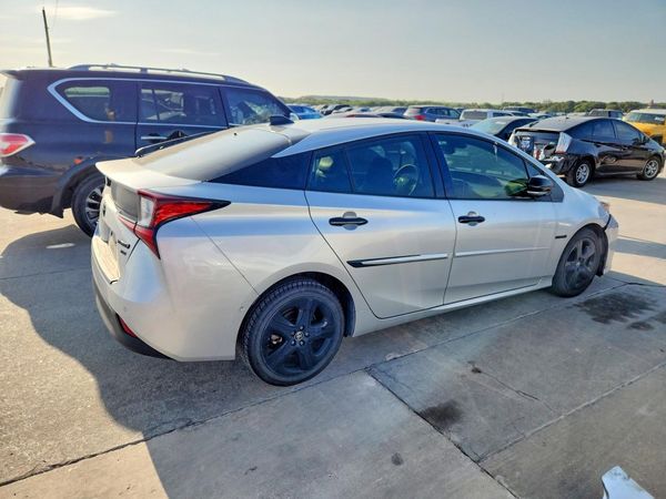 2022 TOYOTA PRIUS