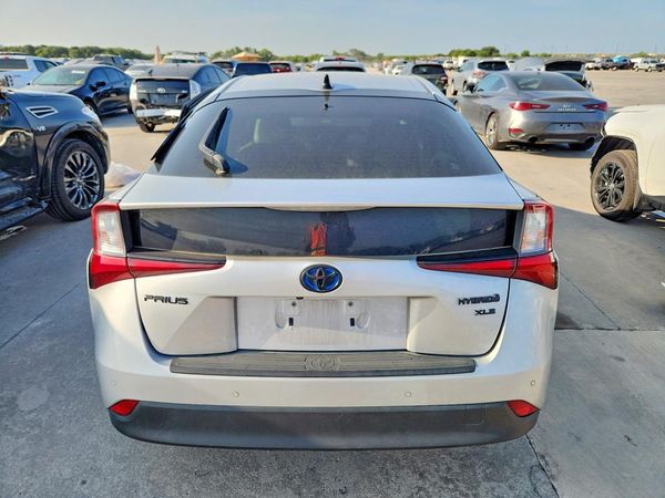 2022 TOYOTA PRIUS