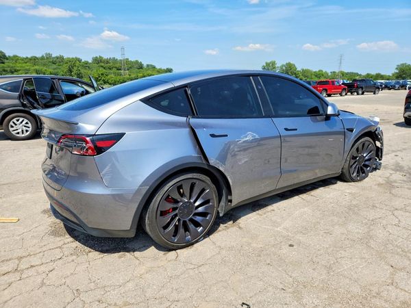 2024 TESLA MODEL Y