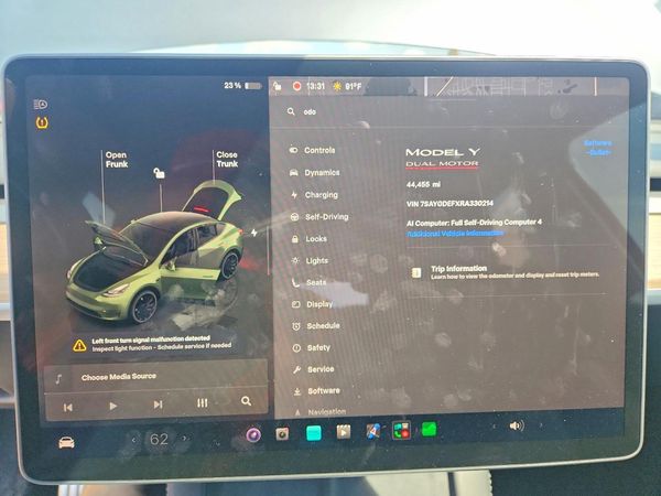 2024 TESLA MODEL Y
