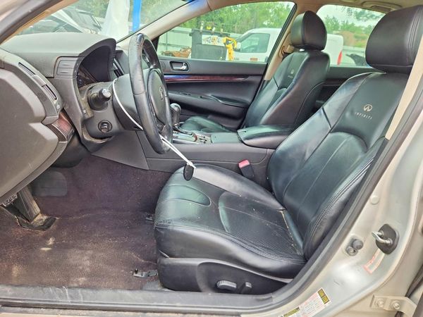 2012 INFINITI G37 — DENT