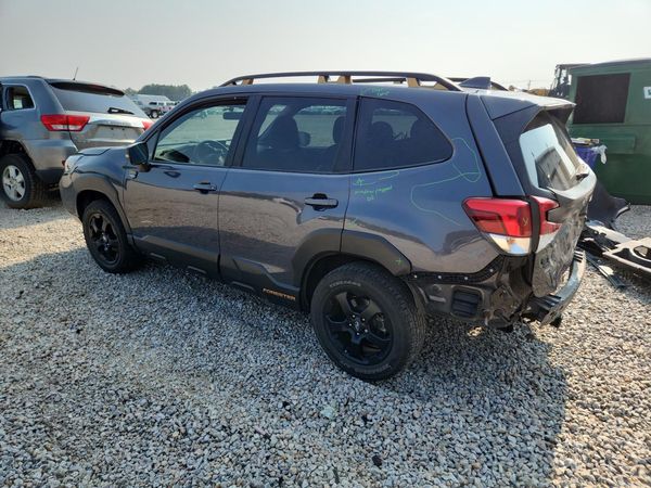 2022 SUBARU FORESTER