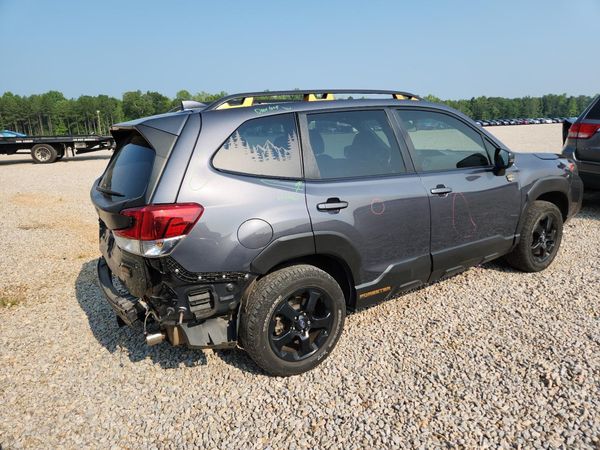 2022 SUBARU FORESTER