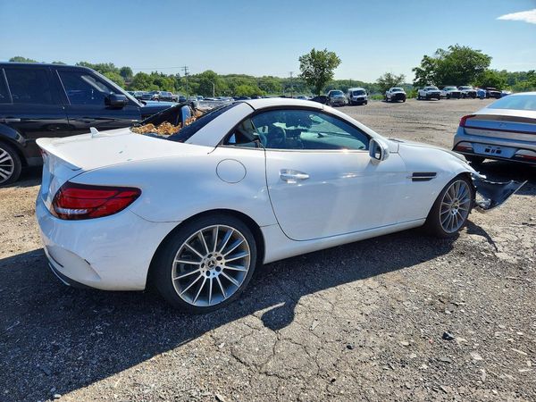 2018 MERCEDES-BENZ SLC