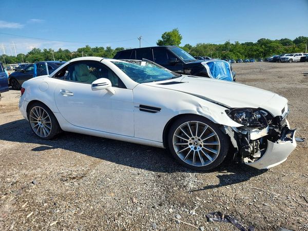 2018 MERCEDES-BENZ SLC