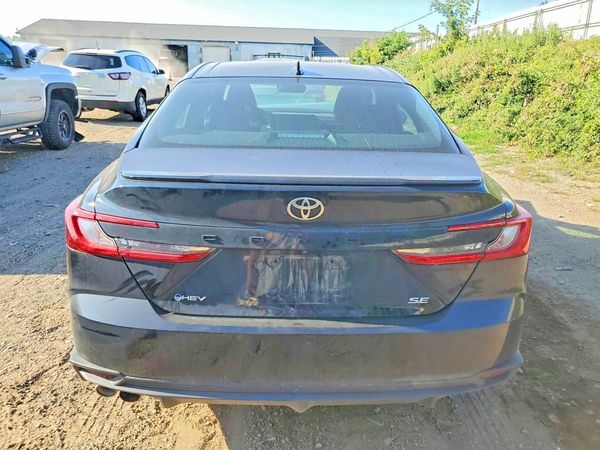 2025 TOYOTA CAMRY