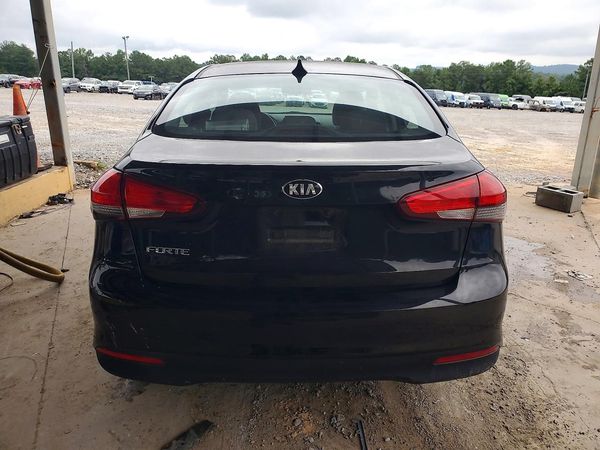 2017 KIA FORTE LX Base