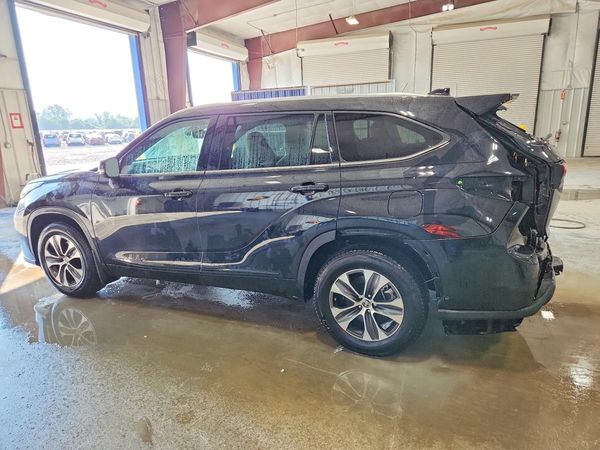 2021 TOYOTA HIGHLANDER XLE Nav