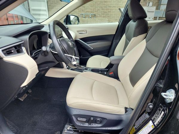 2024 TOYOTA COROLLA CROSS XLE