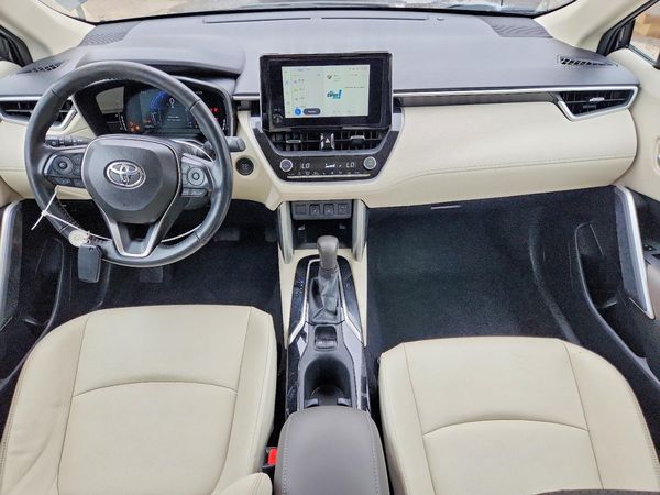 2024 TOYOTA COROLLA CROSS XLE