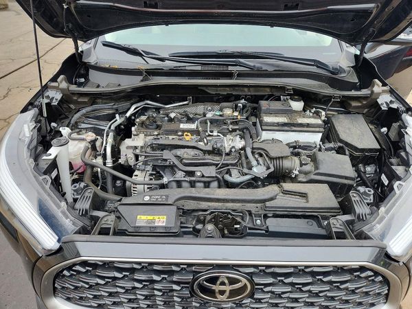 2024 TOYOTA COROLLA CROSS XLE