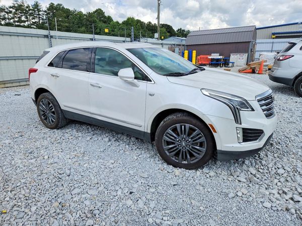 2017 CADILLAC XT5