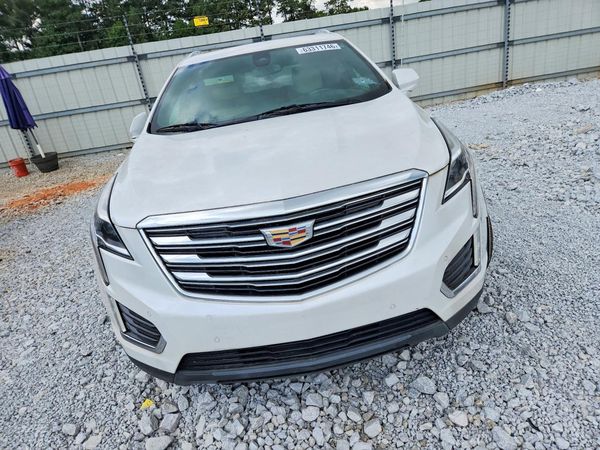 2017 CADILLAC XT5