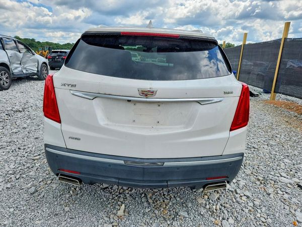 2017 CADILLAC XT5