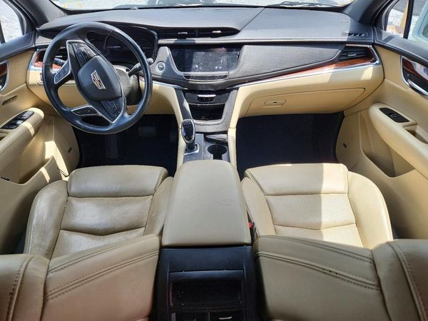 2017 CADILLAC XT5