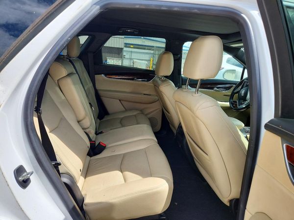 2017 CADILLAC XT5
