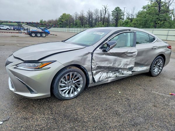 2019 LEXUS ES