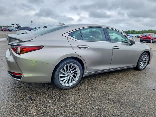 2019 LEXUS ES