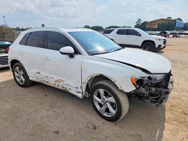 2019 AUDI Q3