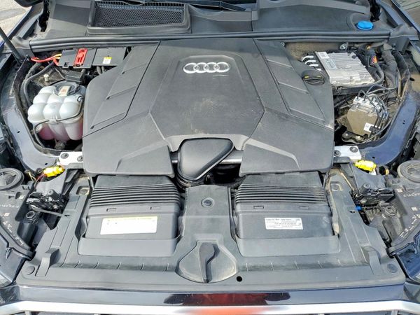 2020 AUDI Q7 quattro Premium Plus