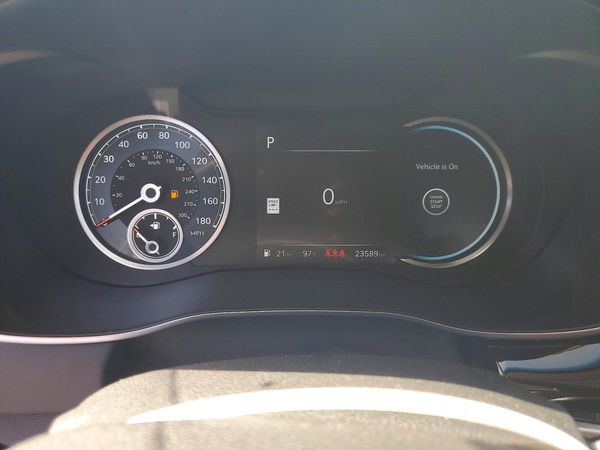 2025 GENESIS G70