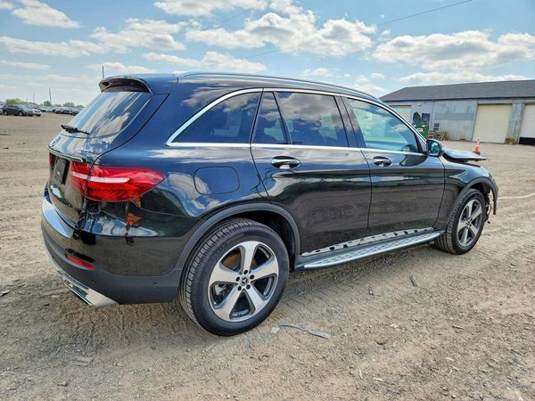 2019 MERCEDES-BENZ GLC GLC 300-4M