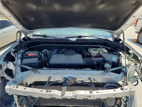 2019 CHEVROLET SILVERADO LT — Engine bay