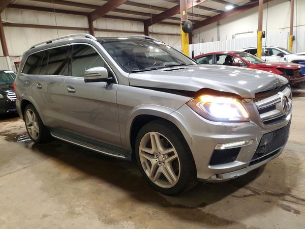 2015 MERCEDES-BENZ GL GL550 4MATIC