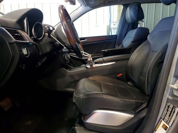 2015 MERCEDES-BENZ GL GL550 4MATIC