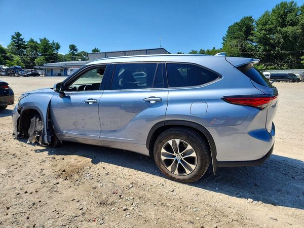 2021 TOYOTA HIGHLANDER XLE Nav