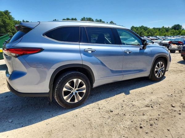 2021 TOYOTA HIGHLANDER XLE Nav