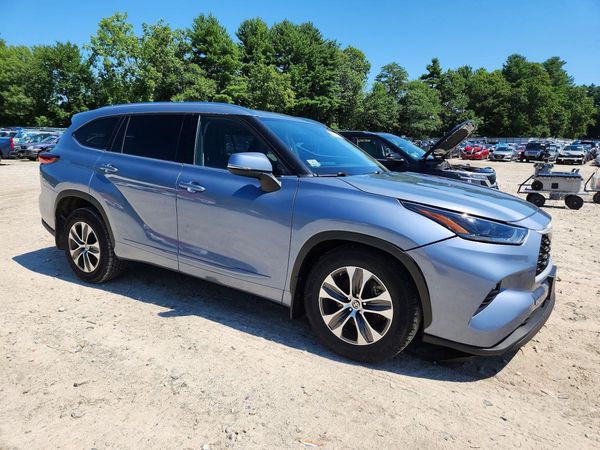 2021 TOYOTA HIGHLANDER XLE Nav
