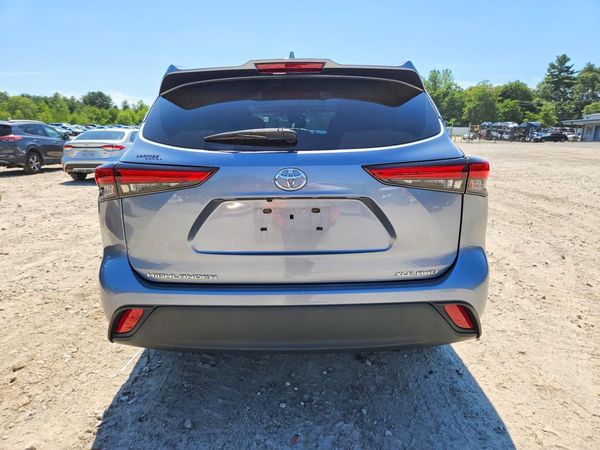 2021 TOYOTA HIGHLANDER XLE Nav