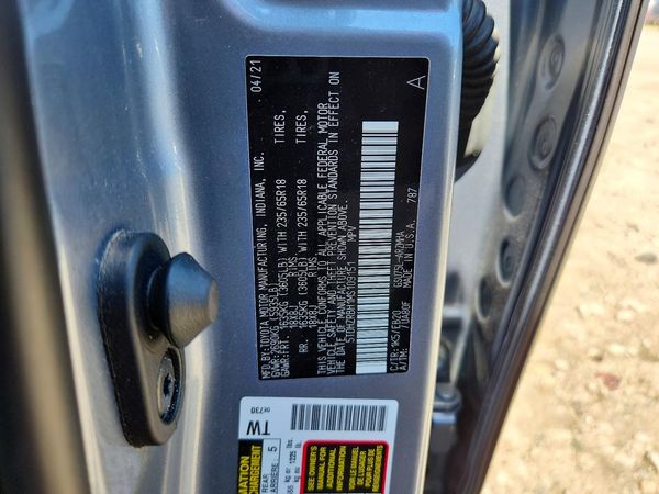 2021 TOYOTA HIGHLANDER XLE Nav