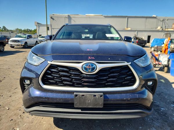 2020 TOYOTA HIGHLANDER XLE Nav