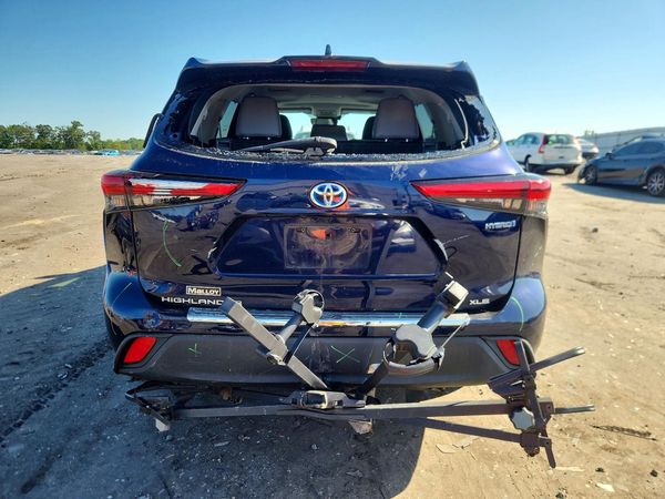 2020 TOYOTA HIGHLANDER XLE Nav