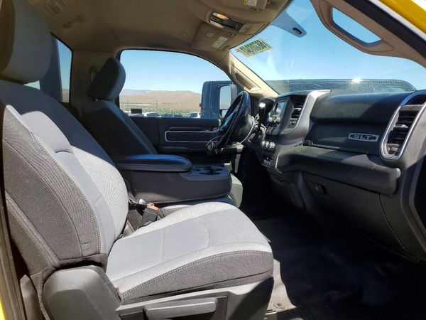 2019 RAM 5500 REG CAB CHASSIS