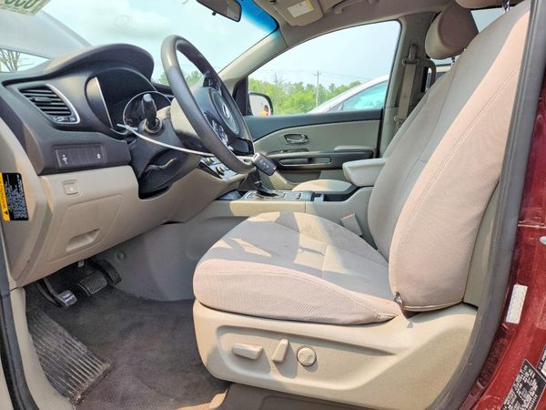 2015 KIA SEDONA GL - Middle-low