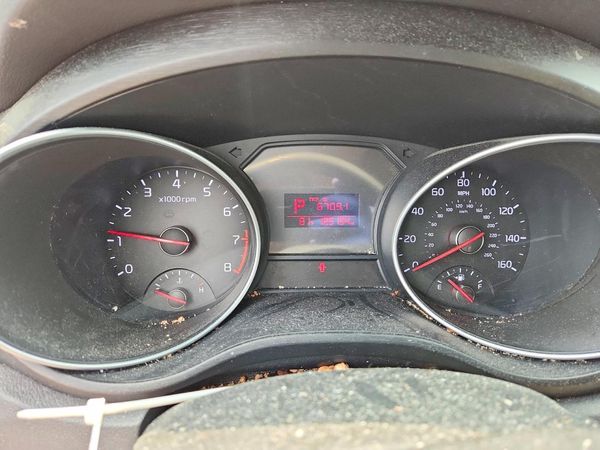 2015 KIA SEDONA GL - Middle-low