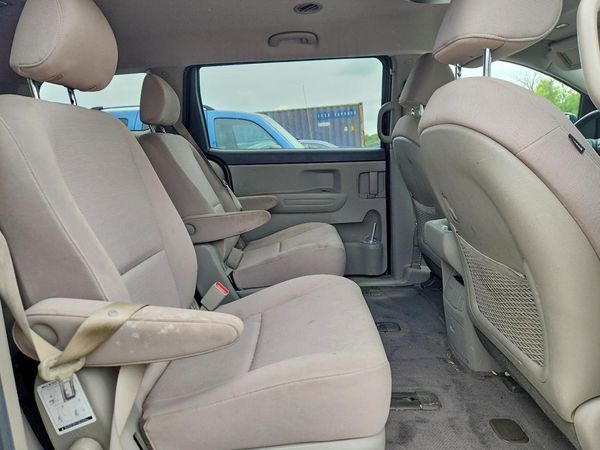 2015 KIA SEDONA GL - Middle-low