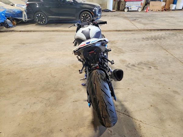 2024 BMW S 1000